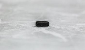 Ishockeypuck vægt - Så meget vejer en puck